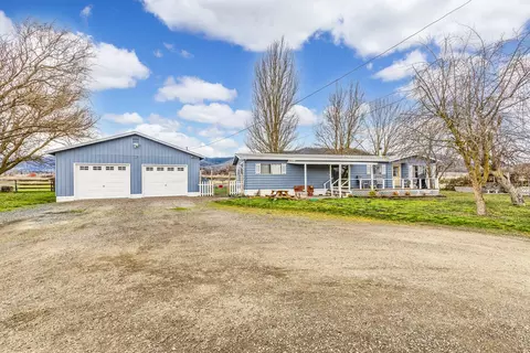 5216 S Pacific Hwy, Phoenix, OR 97535