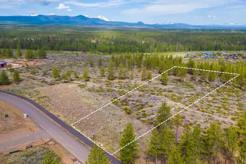 62545 Huntsman Loop, Bend, OR 97703 photo 3