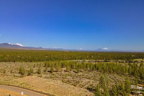 62545 Huntsman Loop, Bend, OR 97703 photo 5
