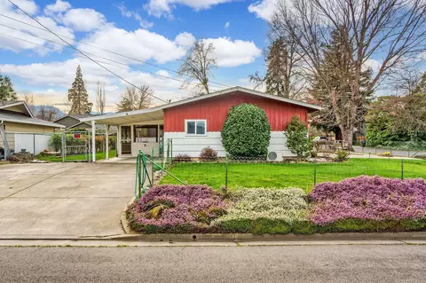 Exterior - 210 Ash St, Phoenix, OR 97535 photo 6 of 11