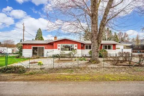 Exterior - 210 Ash St, Phoenix, OR 97535 photo 3 of 11