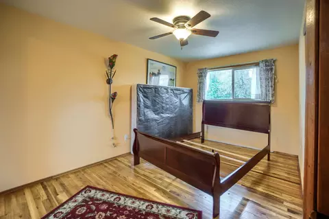 Living - 210 Ash St, Phoenix, OR 97535 photo 4 of 4