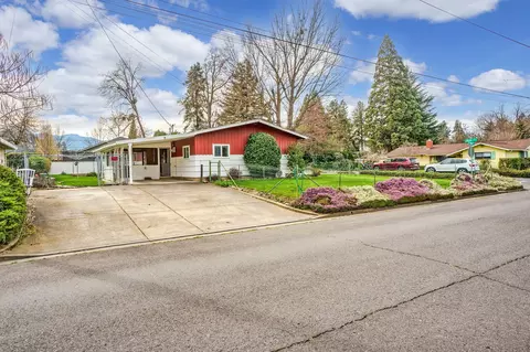 Exterior - 210 Ash St, Phoenix, OR 97535 photo 9 of 11