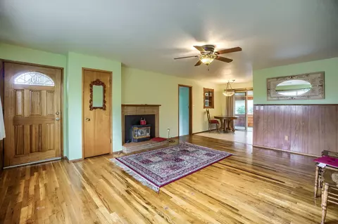 Living - 210 Ash St, Phoenix, OR 97535 photo 1 of 4