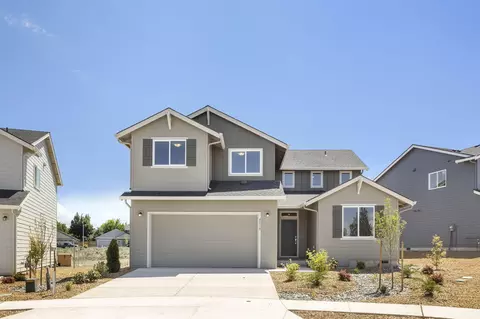 4046 SW Reindeer Ave #HOME 40, Redmond, OR 97756