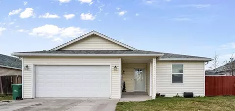 5565 Kellal Ln, Klamath Falls, OR 97603