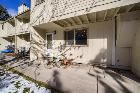 1050 NE Butler Market Rd UNIT 11, Bend, OR 97701