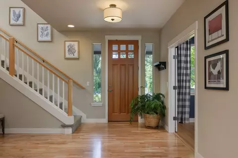 61878 Fall Creek Loop, Bend, OR 97702 photo 2