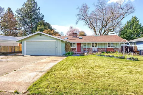 1456 S Ivy St, Medford, OR 97501