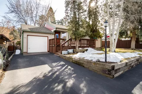 836 NE 9th St, Bend, OR 97701