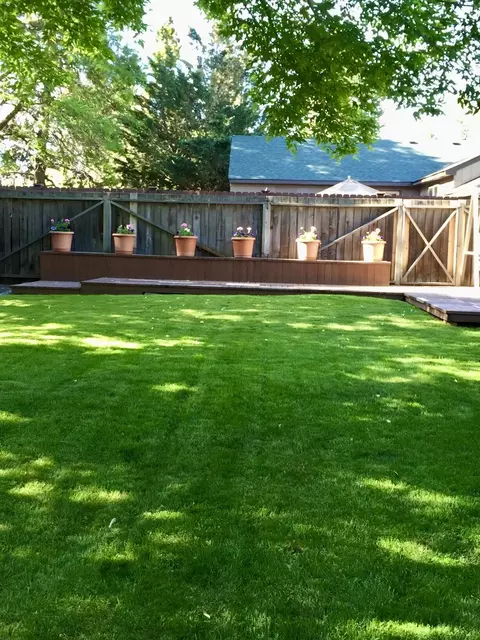 Exterior - 836 NE 9th St, Bend, OR 97701 photo 11 of 18