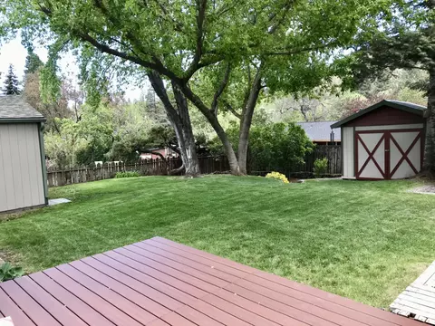 Exterior - 836 NE 9th St, Bend, OR 97701 photo 7 of 18