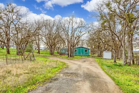 195 W Rolling Hills Dr, Eagle Point, OR 97524 photo 3
