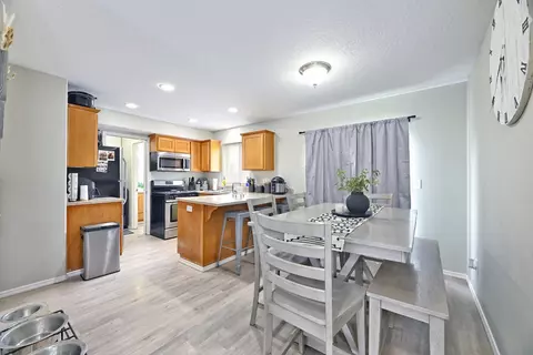 Kitchen - 224 Northview Dr, Eagle Point, OR 97524 photo 1 of 3