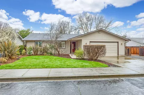 3072 Century Way, Medford, OR 97504
