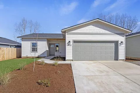 7922 27th St, White City, OR 97503