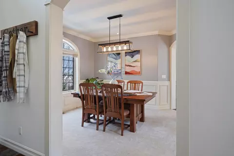Dining - 676 NW Powell Butte Loop, Bend, OR 97703 photo 2 of 4