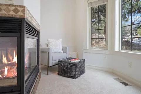 Entry Way - 676 NW Powell Butte Loop, Bend, OR 97703 photo 3 of 4