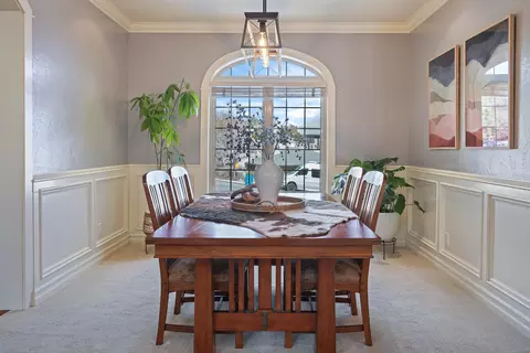 Dining - 676 NW Powell Butte Loop, Bend, OR 97703 photo 3 of 4
