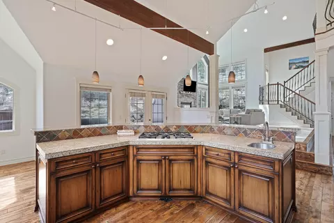 Kitchen - 676 NW Powell Butte Loop, Bend, OR 97703 photo 5 of 6