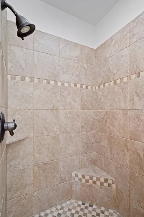 Bath - 676 NW Powell Butte Loop, Bend, OR 97703 photo 4 of 8