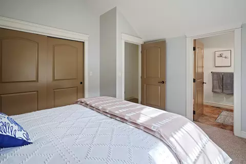 Bedroom - 676 NW Powell Butte Loop, Bend, OR 97703 photo 6 of 7