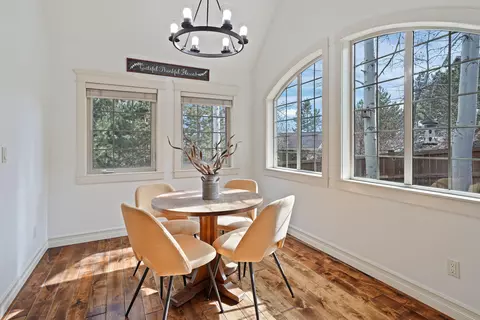Dining - 676 NW Powell Butte Loop, Bend, OR 97703 photo 4 of 4