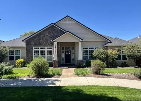 280 Robert Trent Jones Blvd, Eagle Point, OR 97524