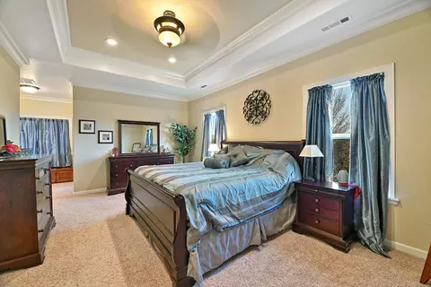 Bedroom - 2000 Bluegrass Dr, Central Point, OR 97502 photo 2 of 5