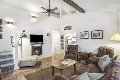 Living - 19875 7th St, Bend, OR 97703 photo 3 of 4