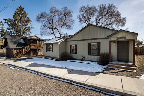 19875 7th St, Bend, OR 97703