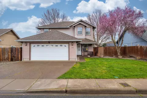 1663 Nunnwood Ln, Grants Pass, OR 97527