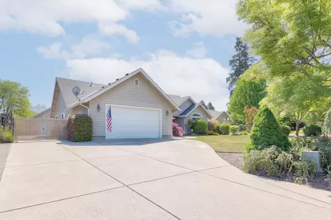1717 Leonard Rd, Grants Pass, OR 97527