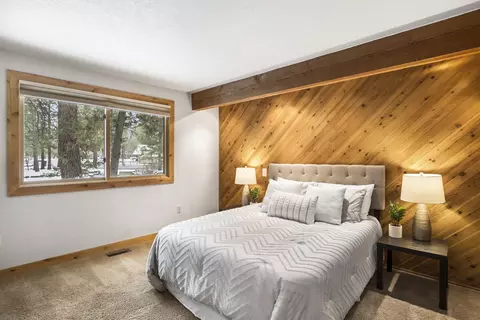 Bedroom - 60962 Onyx St, Bend, OR 97702 photo 2 of 3