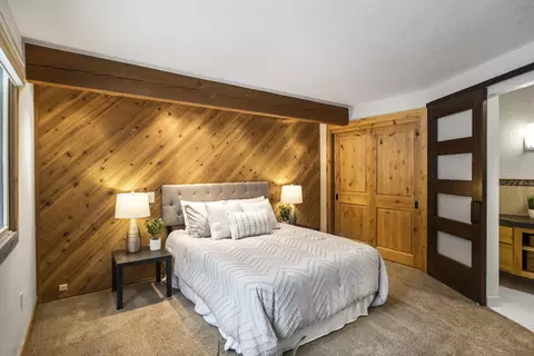 Bedroom - 60962 Onyx St, Bend, OR 97702 photo 3 of 3