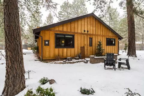 Exterior - 60962 Onyx St, Bend, OR 97702 photo 11 of 12