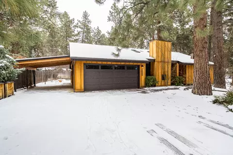 Exterior - 60962 Onyx St, Bend, OR 97702 photo 3 of 12