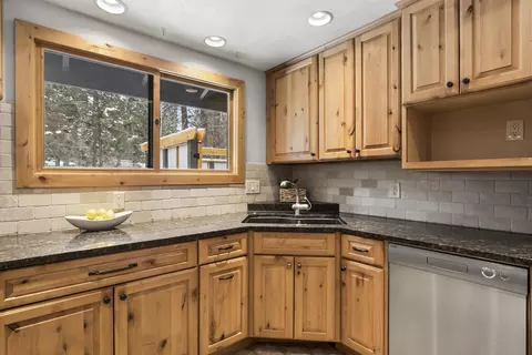Kitchen - 60962 Onyx St, Bend, OR 97702 photo 2 of 5