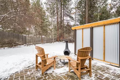 Exterior - 60962 Onyx St, Bend, OR 97702 photo 7 of 12