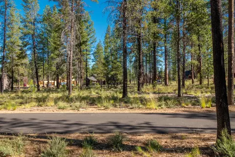 56225 Mirror Rock Loop, Bend, OR 97707 photo 5