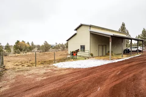 Exterior - 20515 Bowery Ln, Bend, OR 97703 photo 9 of 12