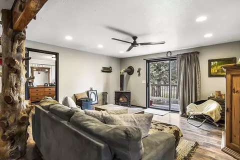 Living - 20515 Bowery Ln, Bend, OR 97703 photo 2 of 6