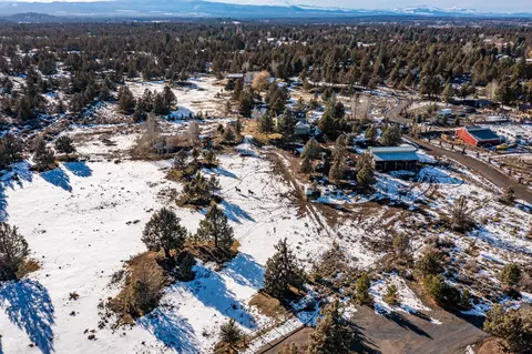 View/Area - 20515 Bowery Ln, Bend, OR 97703 photo 6 of 7