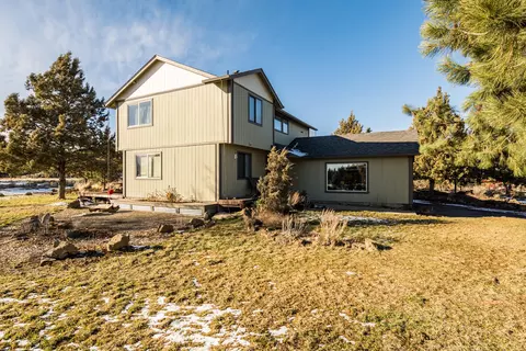 Exterior - 20515 Bowery Ln, Bend, OR 97703 photo 2 of 12