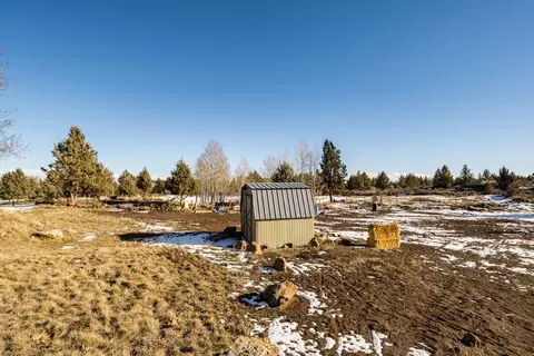 Exterior - 20515 Bowery Ln, Bend, OR 97703 photo 11 of 12