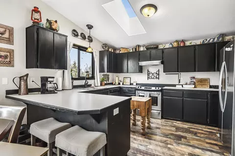 Kitchen - 20515 Bowery Ln, Bend, OR 97703 photo 3 of 6
