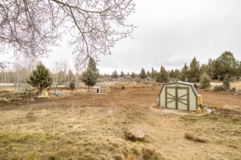 View/Area - 20515 Bowery Ln, Bend, OR 97703 photo 3 of 7