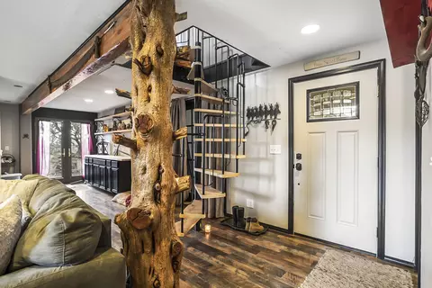 Entry Way - 20515 Bowery Ln, Bend, OR 97703 photo 1 of 1
