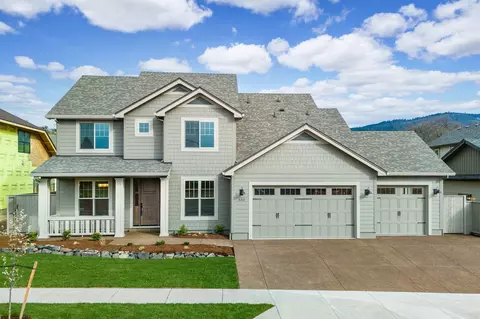 555 Autumn Hills Dr, Medford, OR 97504