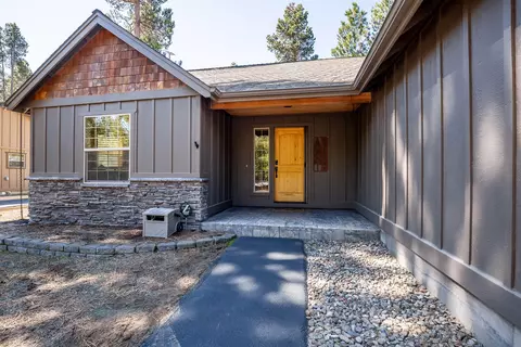 Exterior - 15322 Bear St, La Pine, OR 97739 photo 2 of 17